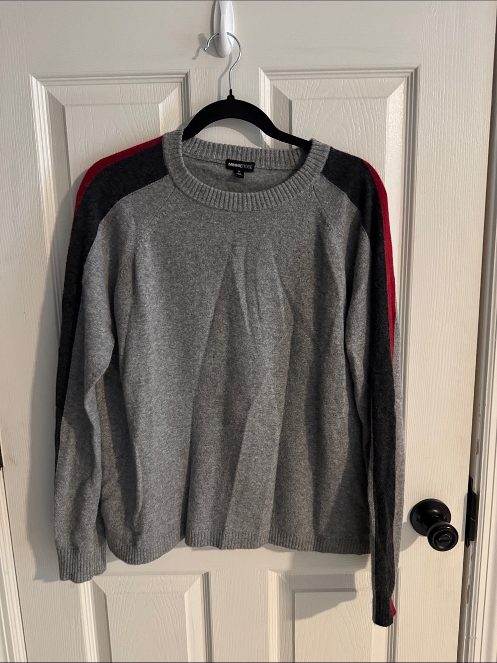 100% Cashmere Minnie Rose Gray Crewneck Sweater